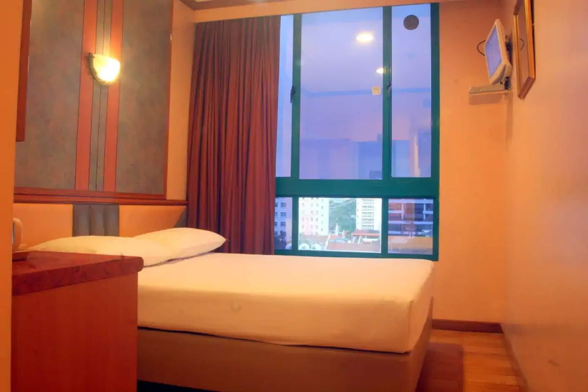Hotel 81 Premier Princess Singapore Exterior photo