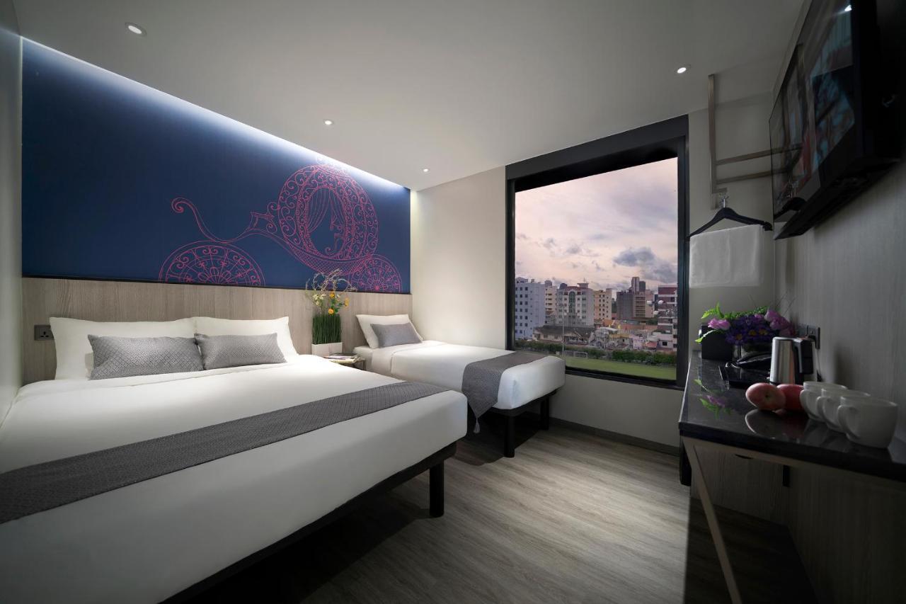 Hotel 81 Premier Princess Singapore Exterior photo